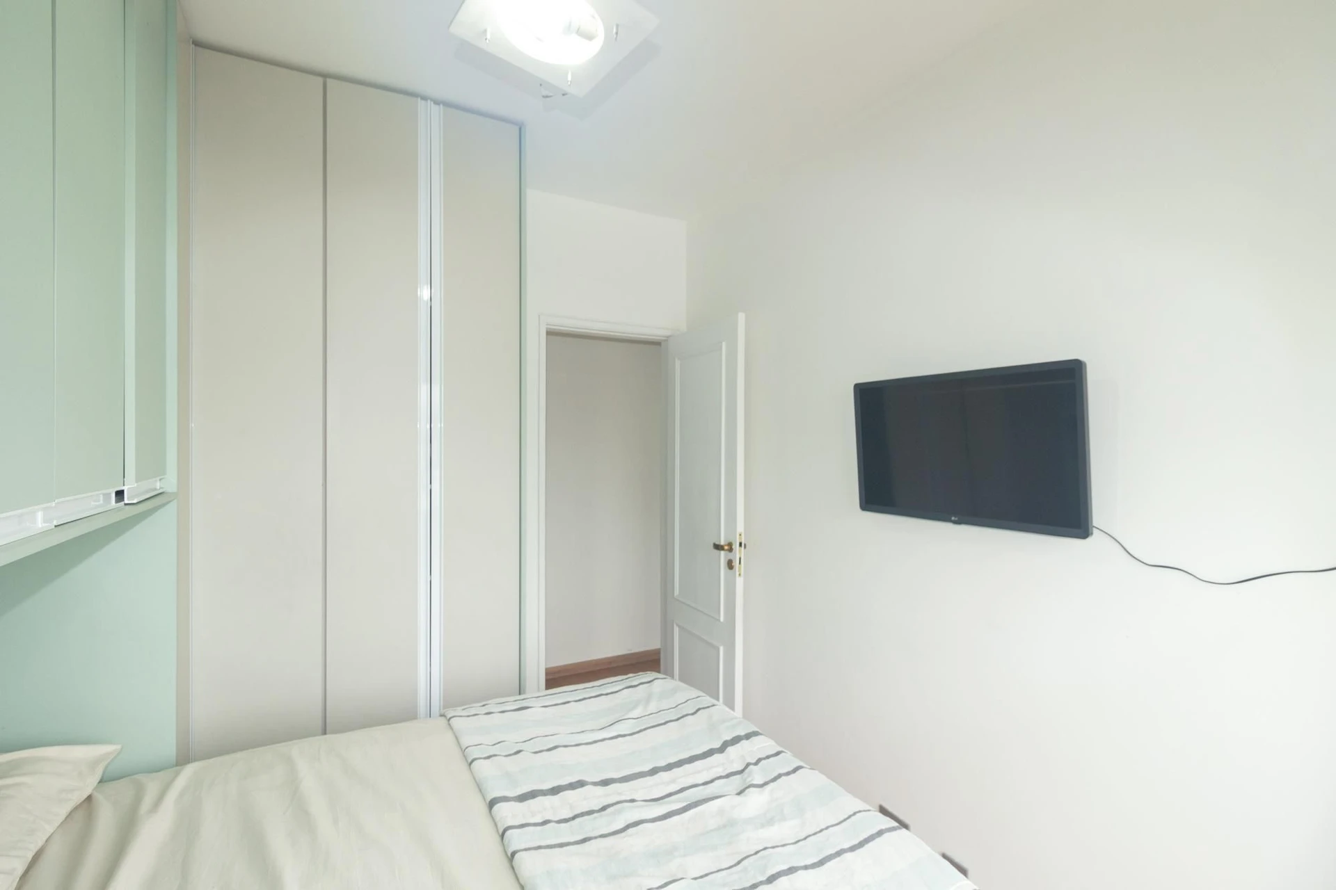 47 m² apartment with a washing machine and a home office — photo 6