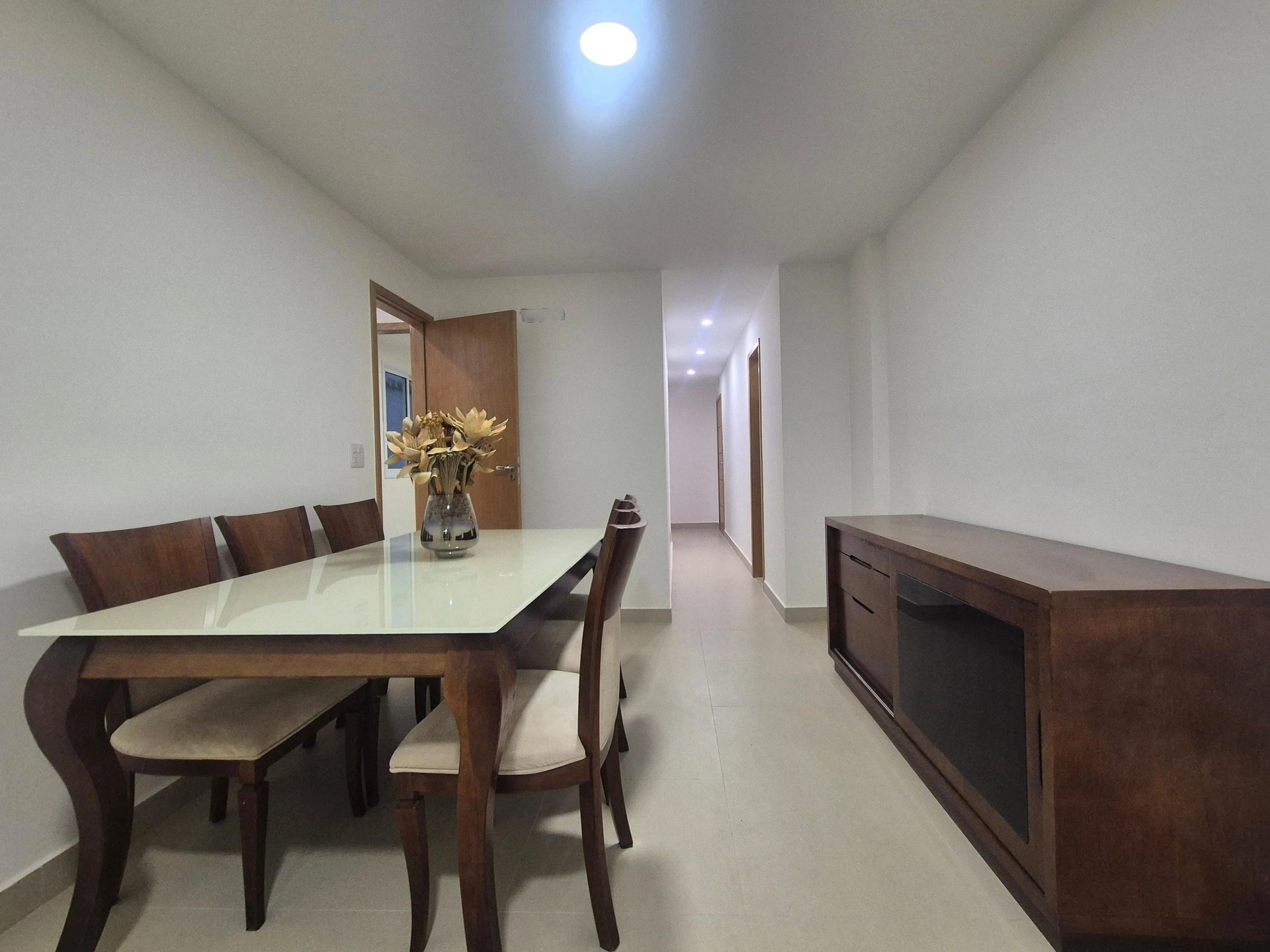 3-bedroom apartment with a grill on the balcony — photo 26