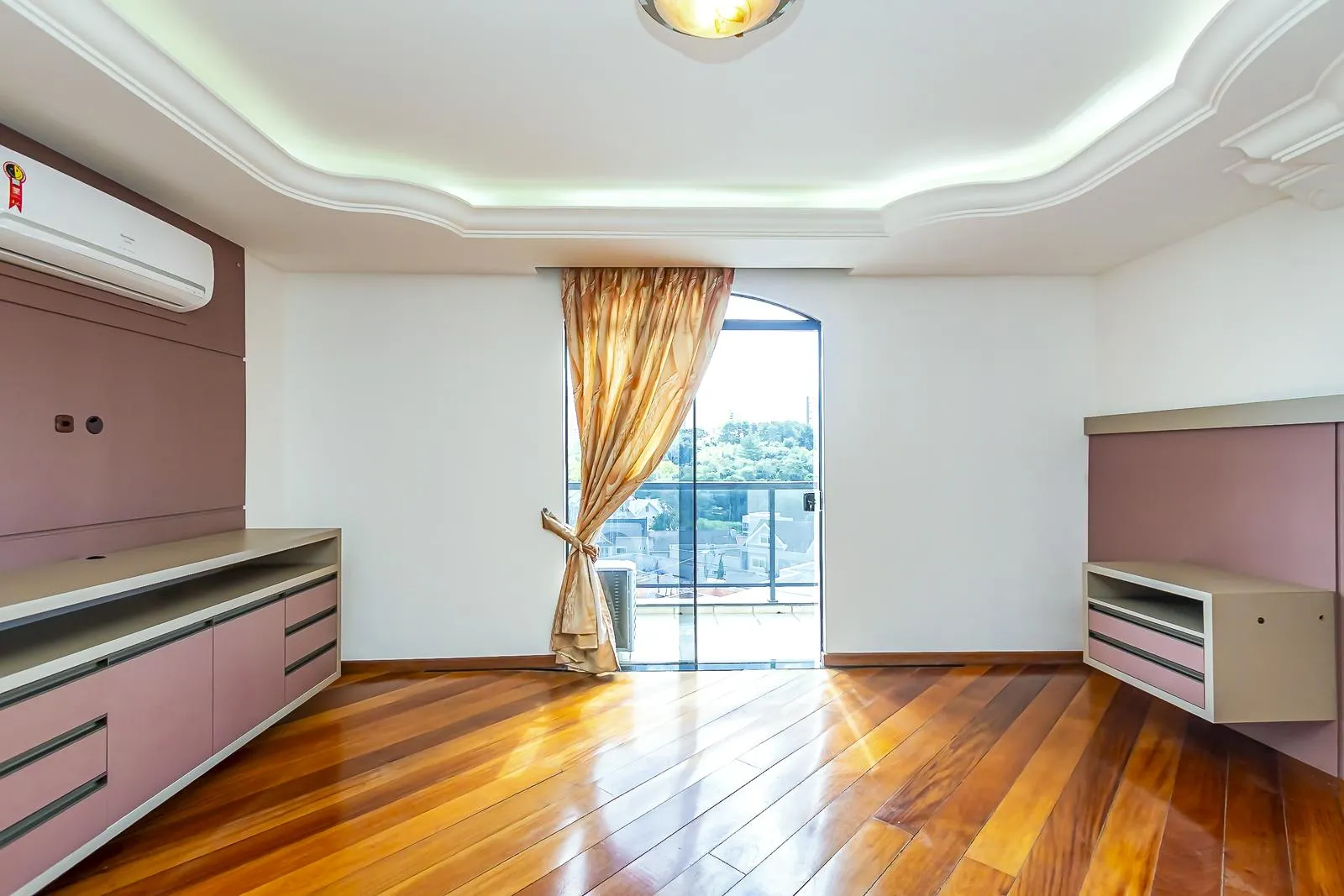 3-bedroom house with a separate kitchen and gas stove — photo 18
