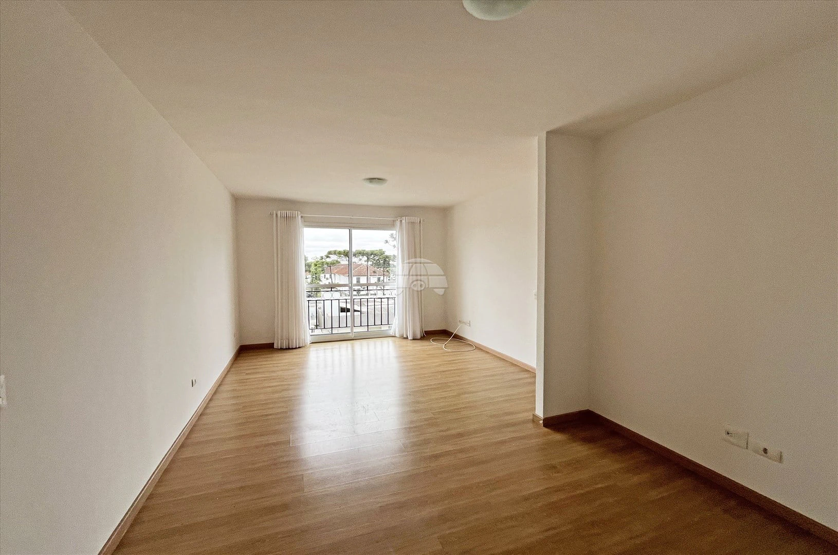 Apartment, 150 m², with wood or laminate floors