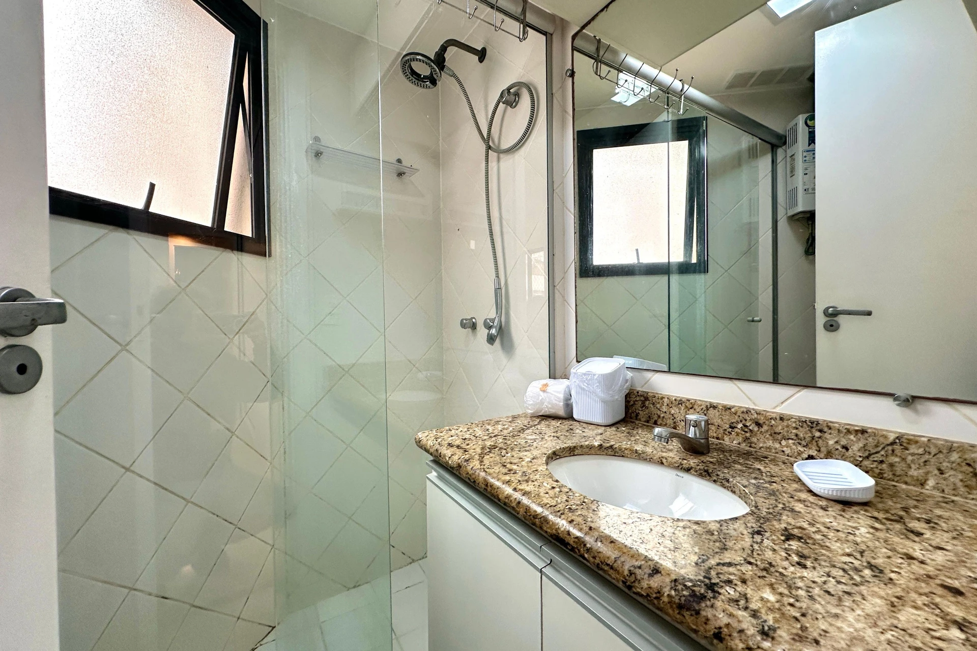 Furnished apartment with an open kitchen and 2 en-suite bedrooms — photo 13