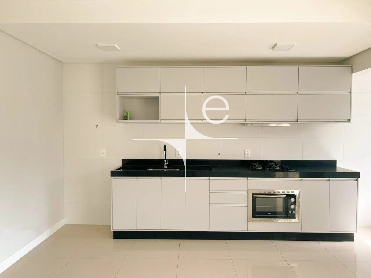76 m² apartment with 2 bedrooms and a built-in balcony grill — photo 9