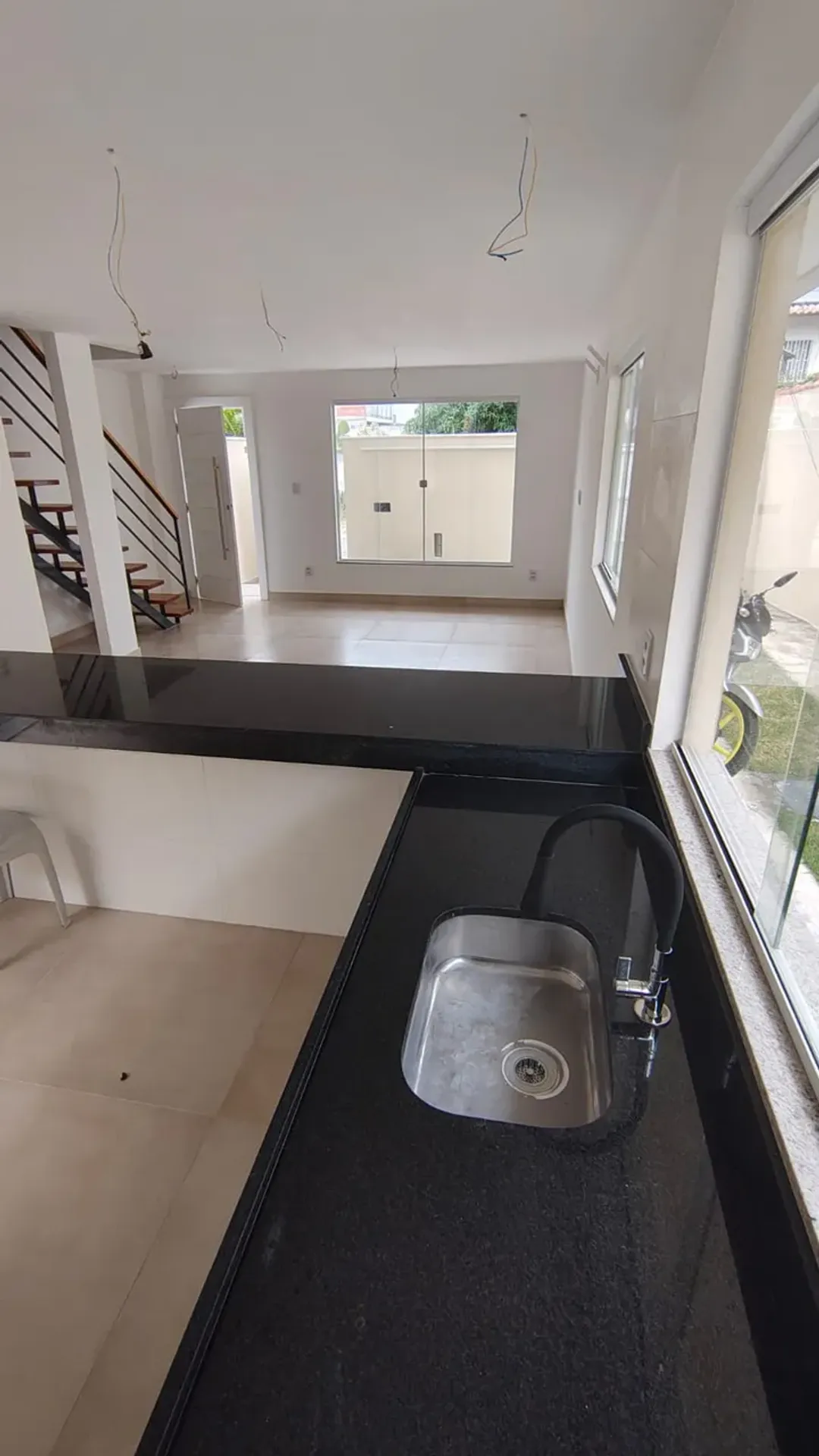Apartment with 3 bedrooms and a modern open-plan kitchen — photo 6
