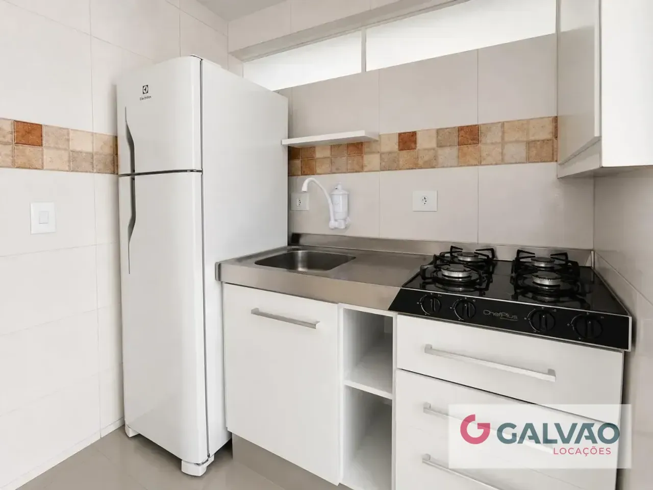 Furnished 2-bedroom apartment with 1 bathroom and parking — photo 2