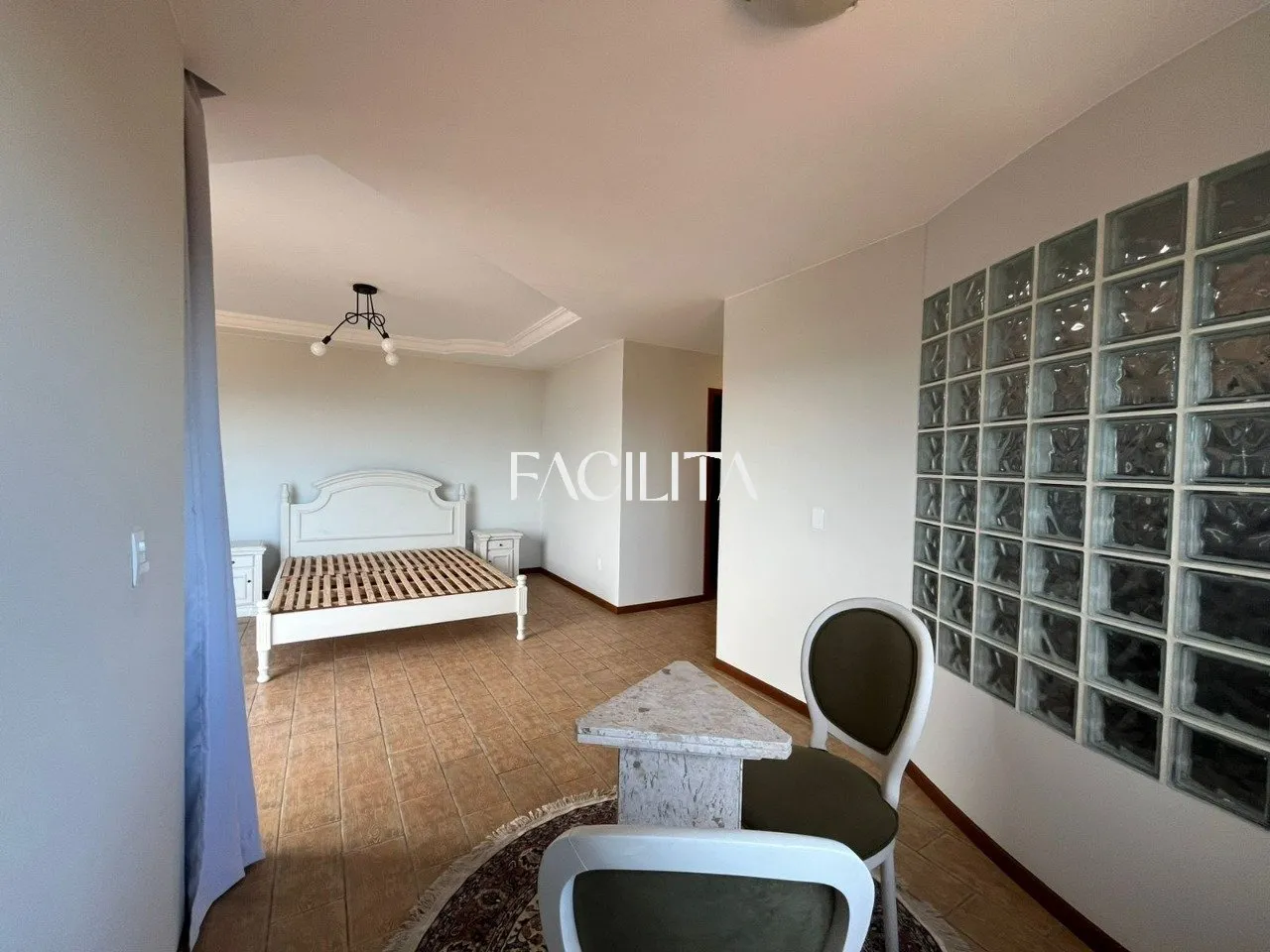 Furnished 456 m² house with 3 en-suite bedrooms and pool — photo 25