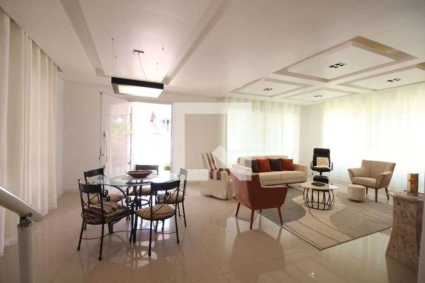 Condominium house with 4 bedrooms and 329 m²