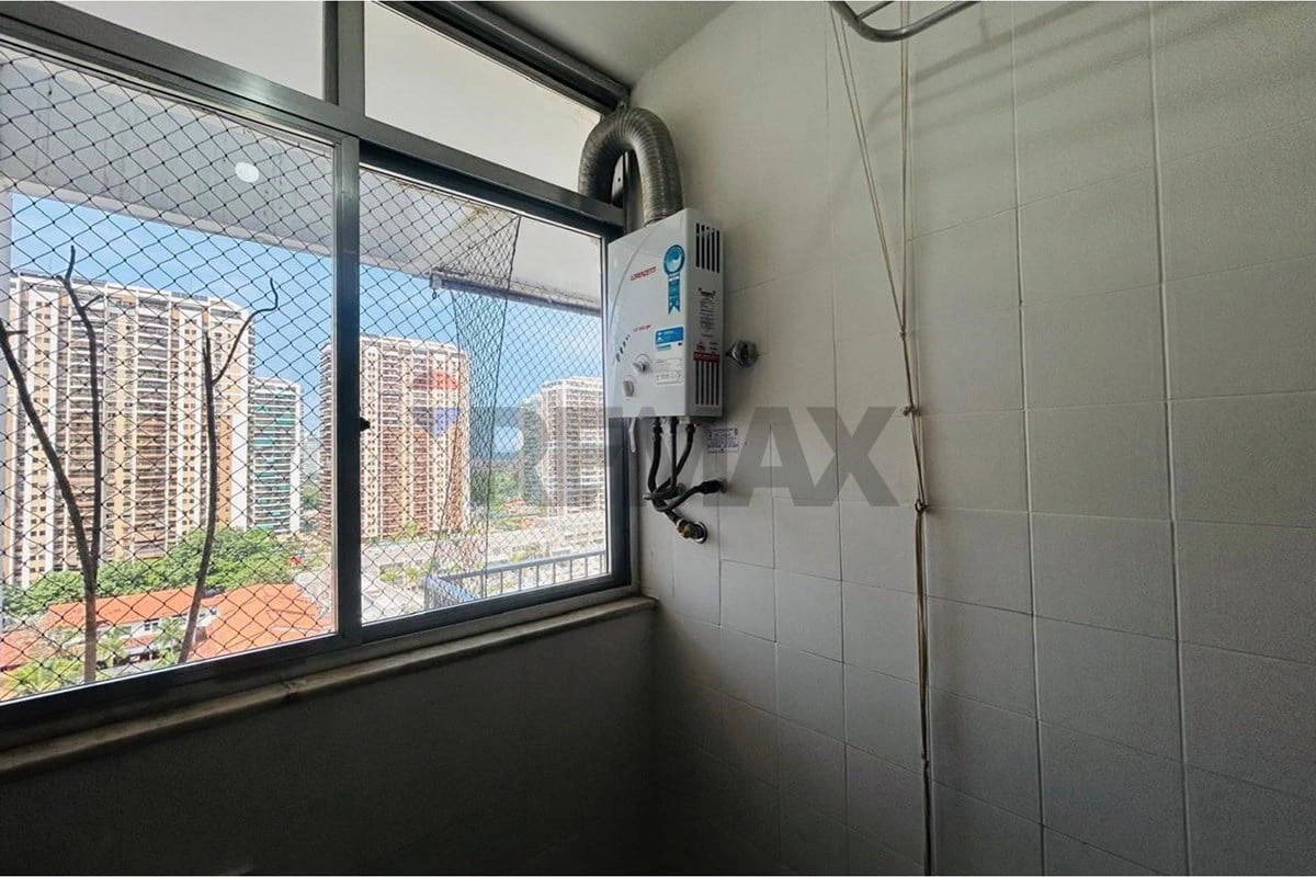 One-bedroom apartment in a building with a sauna — photo 29