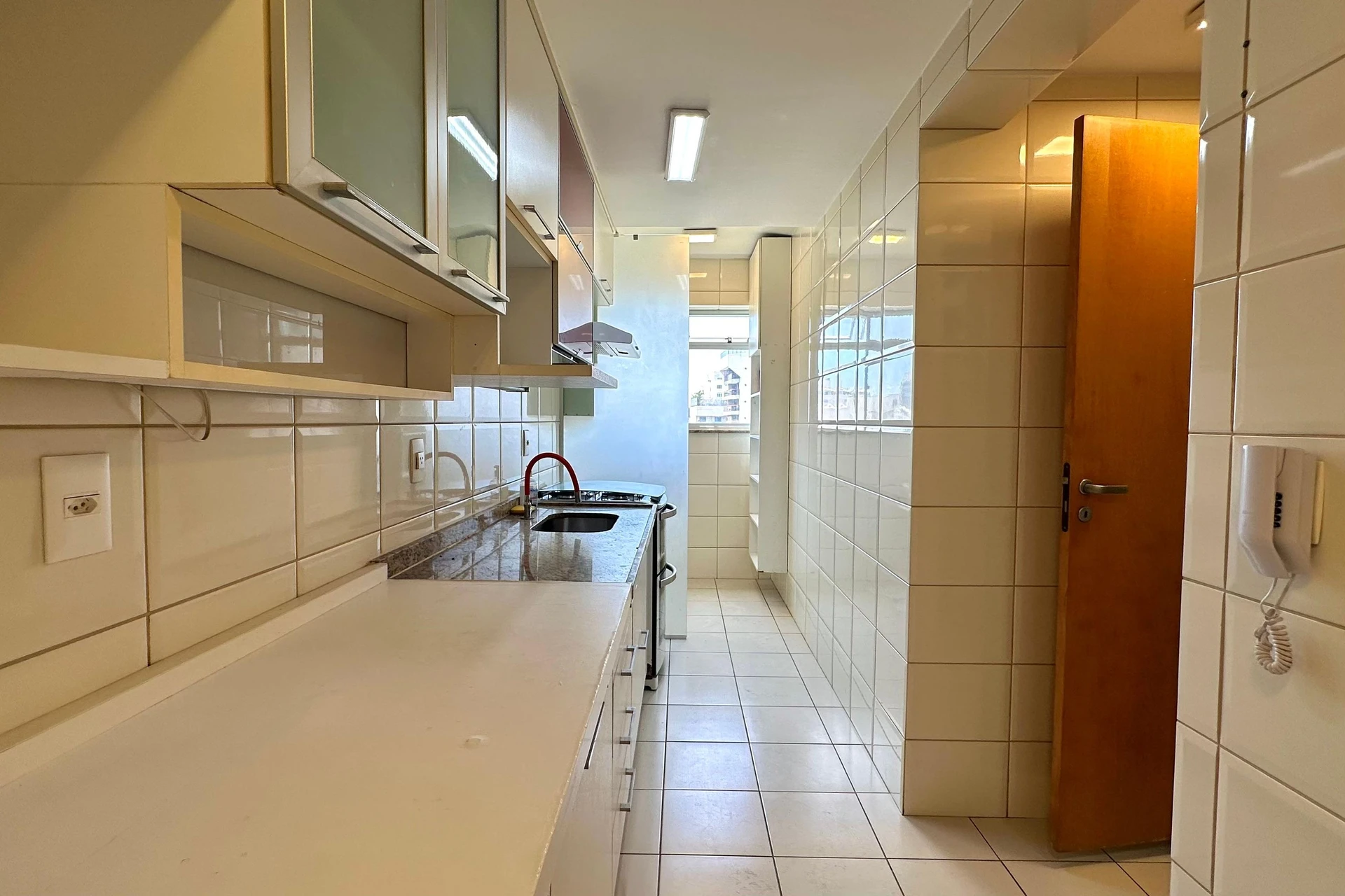 Apartamento de 3 quartos com vista para a água — photo 6