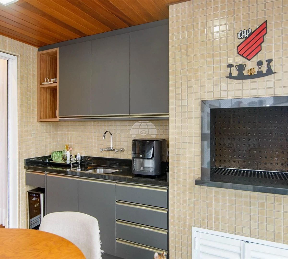 Furnished 3 en-suite apartment with open-plan kitchen — photo 31