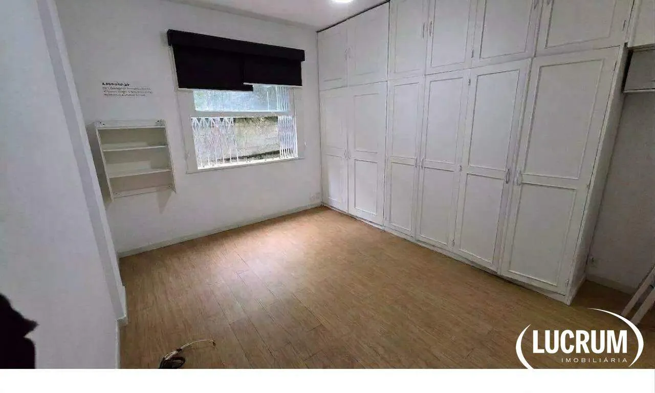 Apartamento de 1 quarto com banheiro e banheira — photo 3