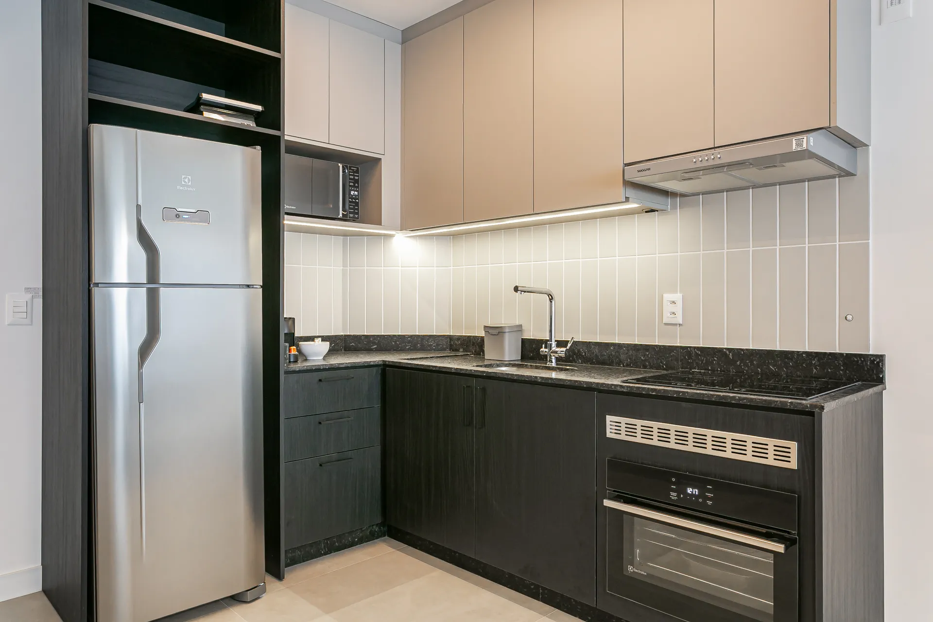 Меблированное студио с открытой кухней 54 м² — photo 7