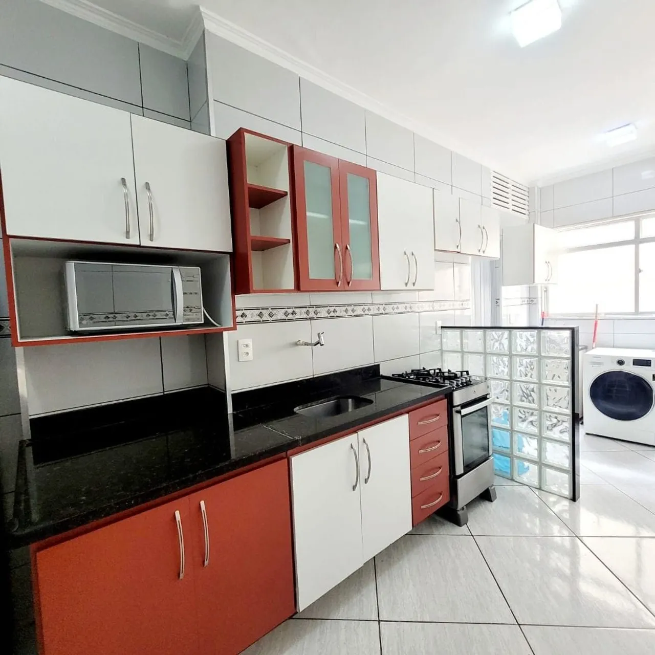 Furnished 95 m² apartment with 2 bedrooms and balcony — photo 17