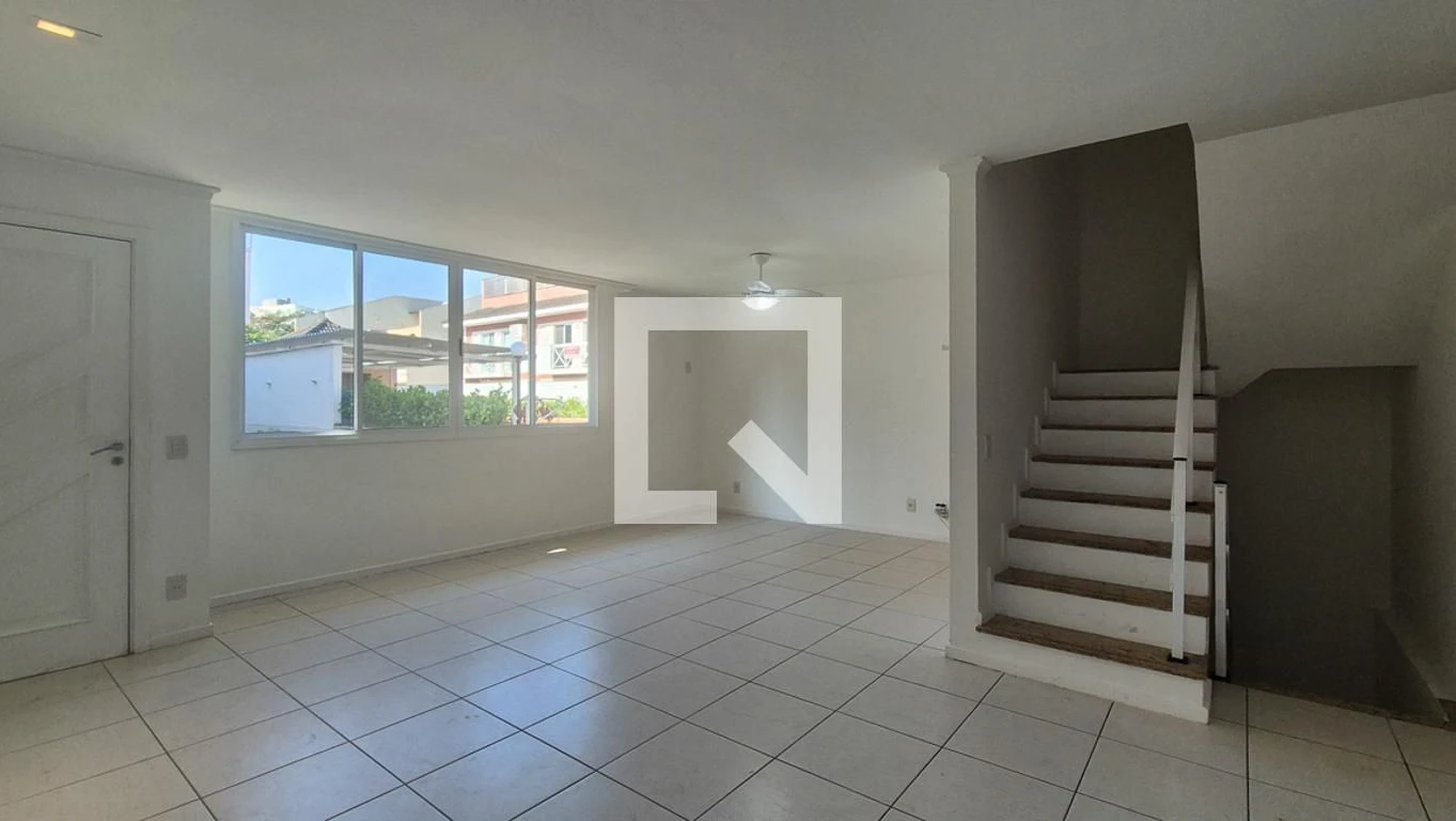 Casa de 4 dormitorios con balcón y 3 plazas de parking — photo 37