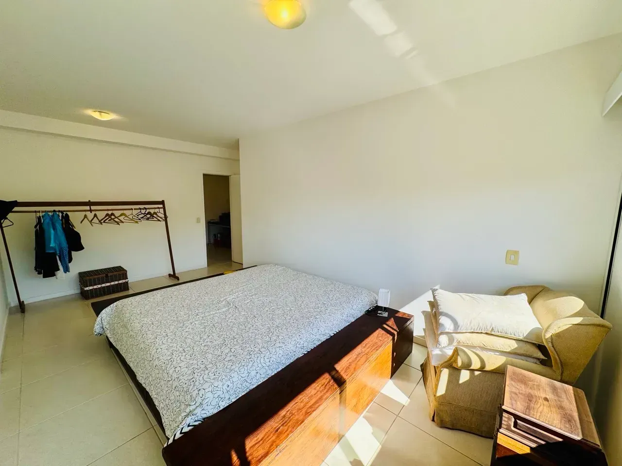 227 m² apartment with open-plan kitchen and balcony — photo 6