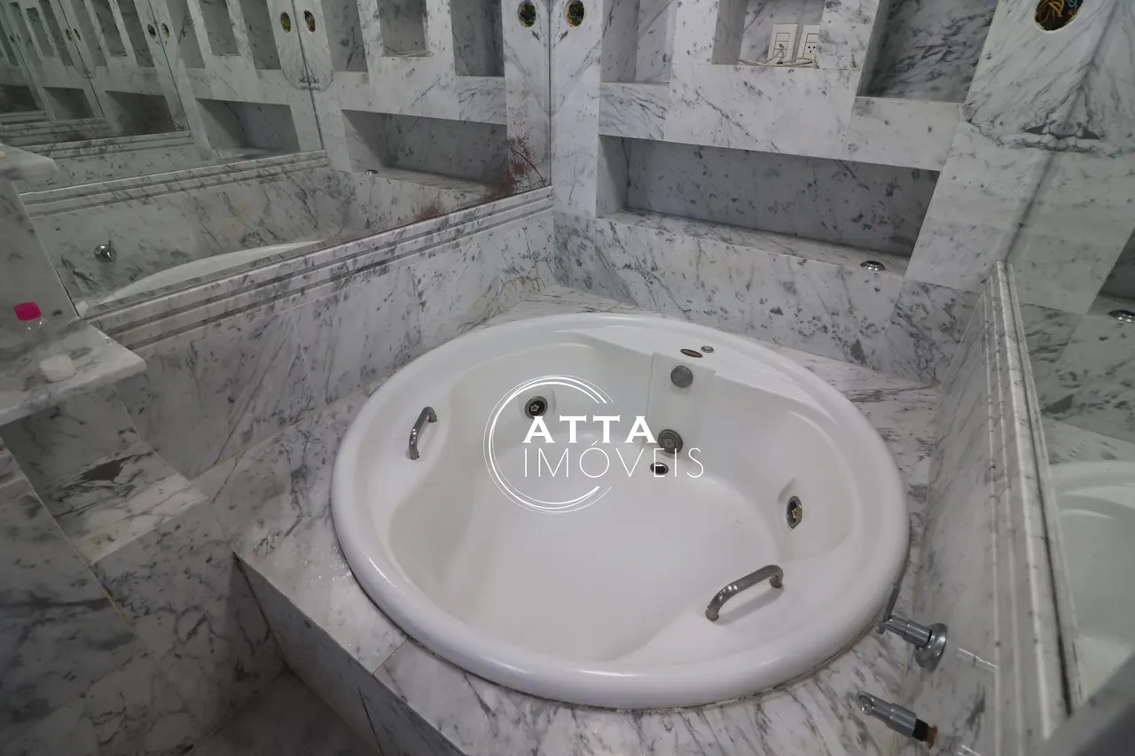 Ванна и 3 спальни: квартира 176 м² — photo 31