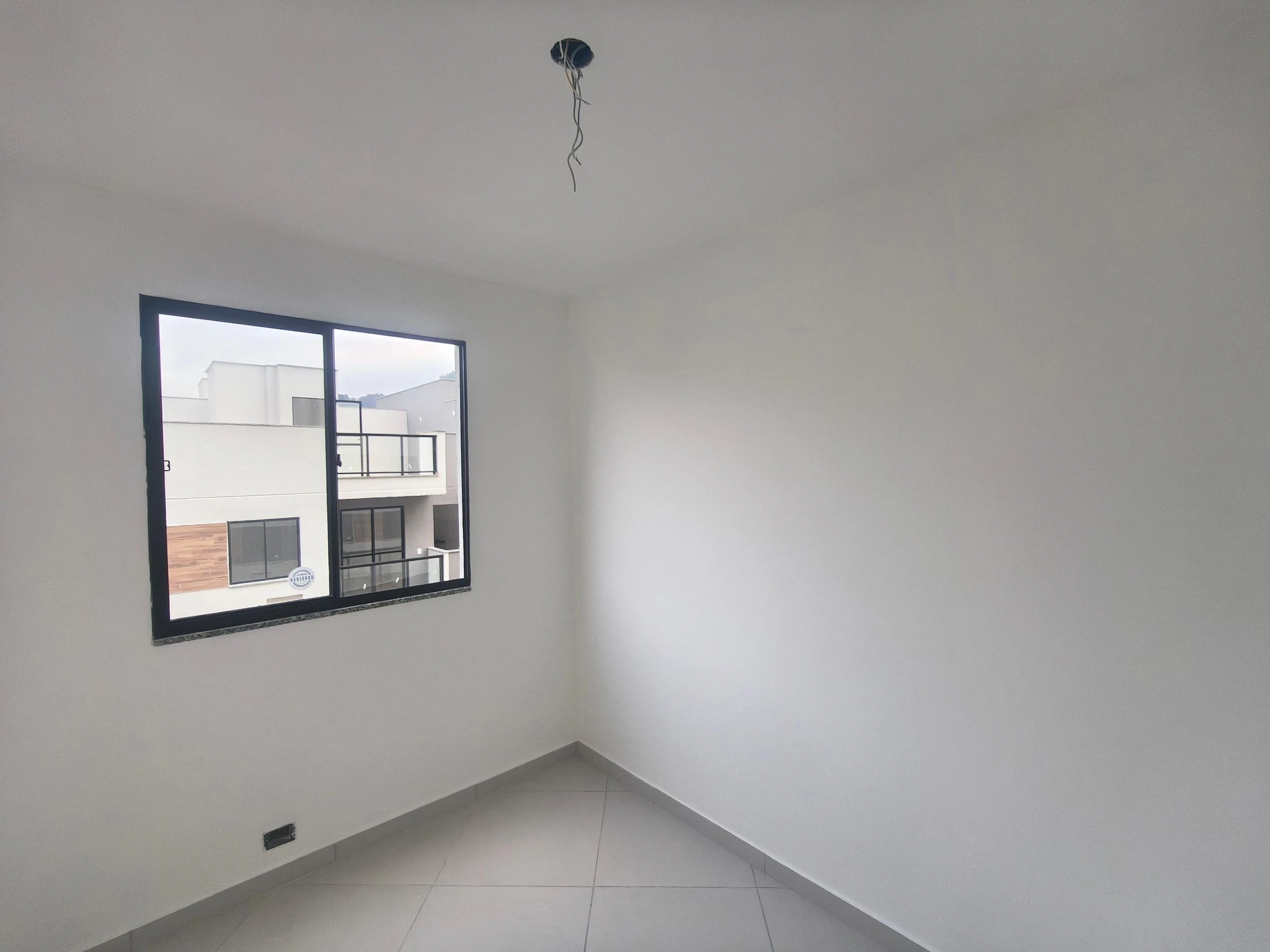 2-bedroom apartment with balcony and glass-enclosed shower — photo 21
