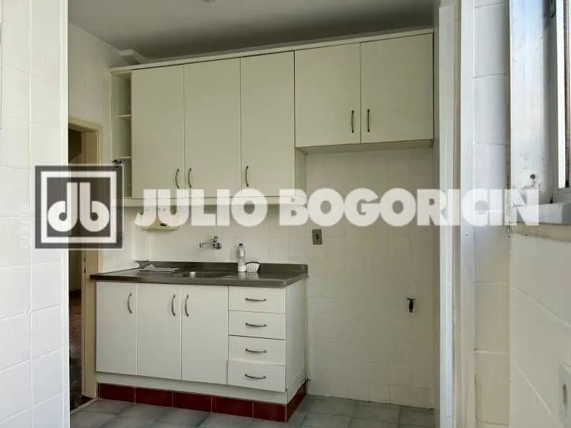 2-bedroom apartment with parking and separate kitchen — photo 8