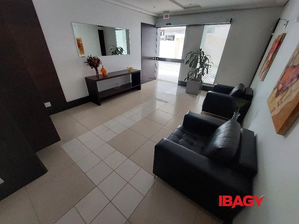 Apartamento amueblado de 4 dormitorios con 2 plazas — photo 33