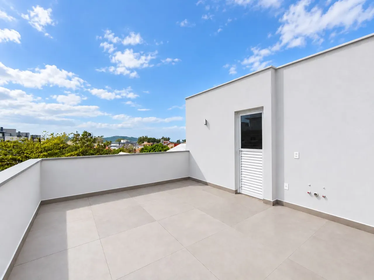 2-bedroom house with a garden in Florianópolis — photo 9