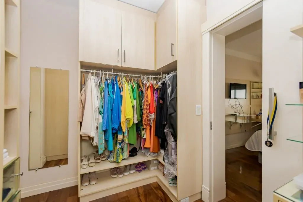 House with 4 en-suite bedrooms and private BBQ — photo 39