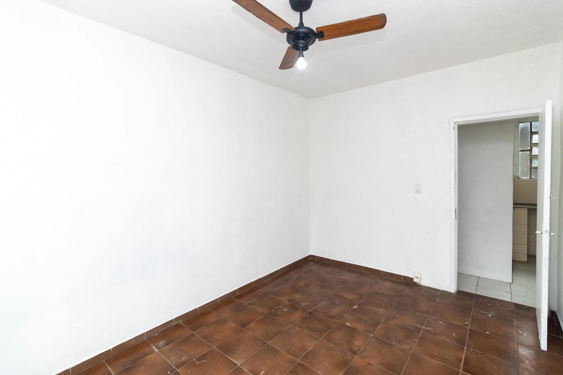 House with 2 bedrooms, 1 bathroom and 1 parking spot — photo 22