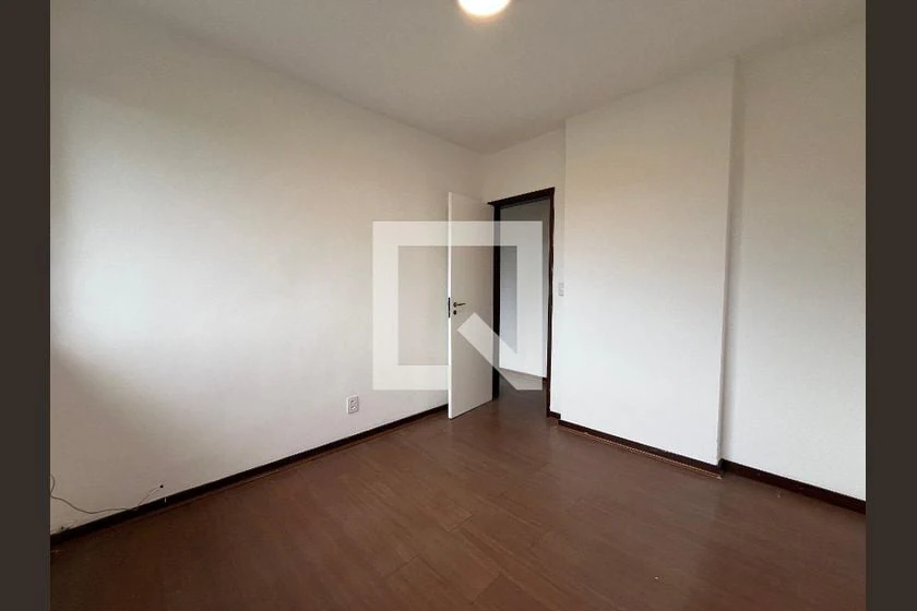 Glass-enclosed balcony in a 3-bedroom apartment, 103 m² — photo 11