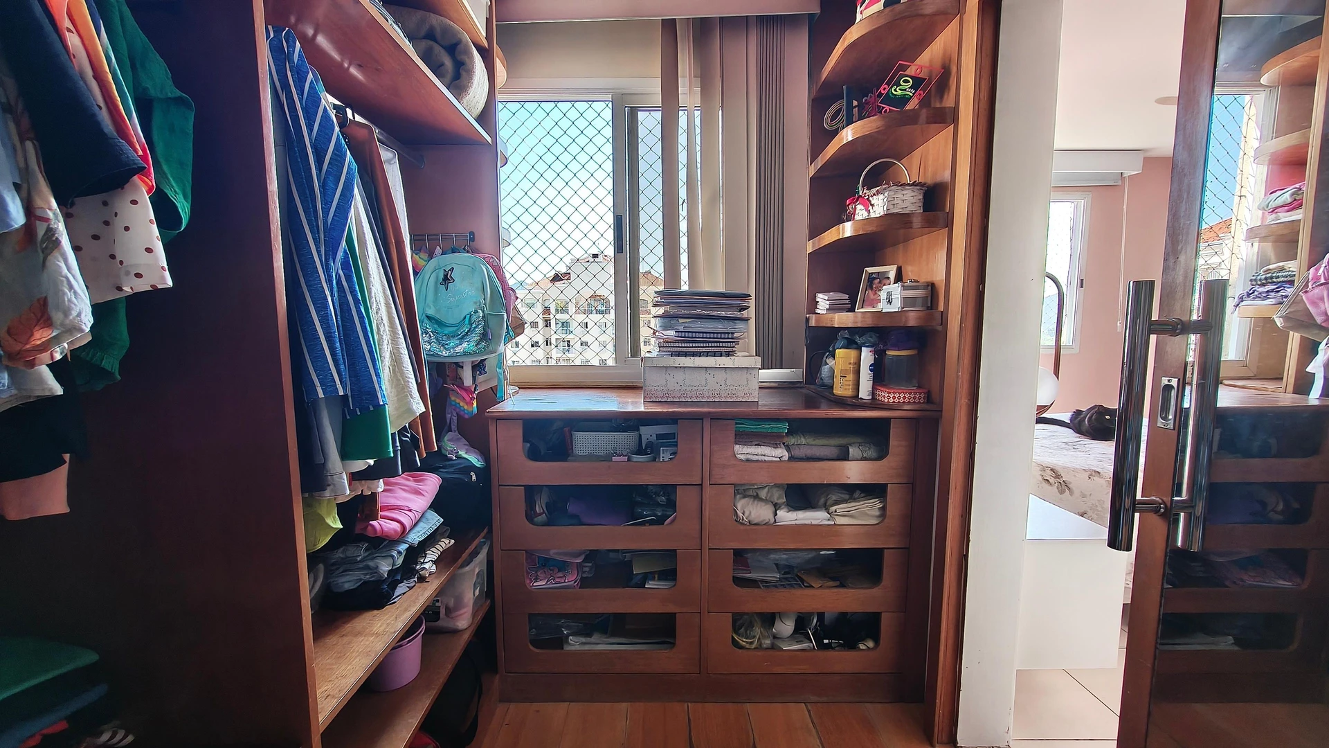 3-bedroom apartment with a mountain view in Rio de Janeiro — photo 25