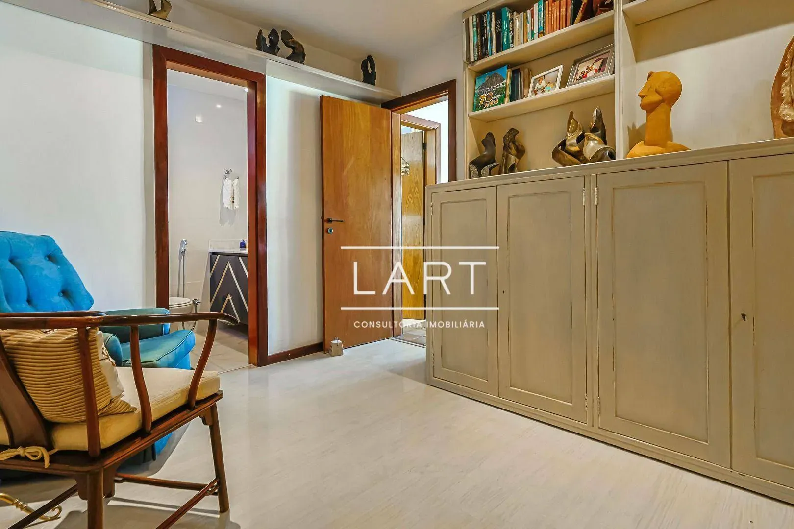 Apartamento com 3 quartos e 3 banheiros, 220 m² — photo 32