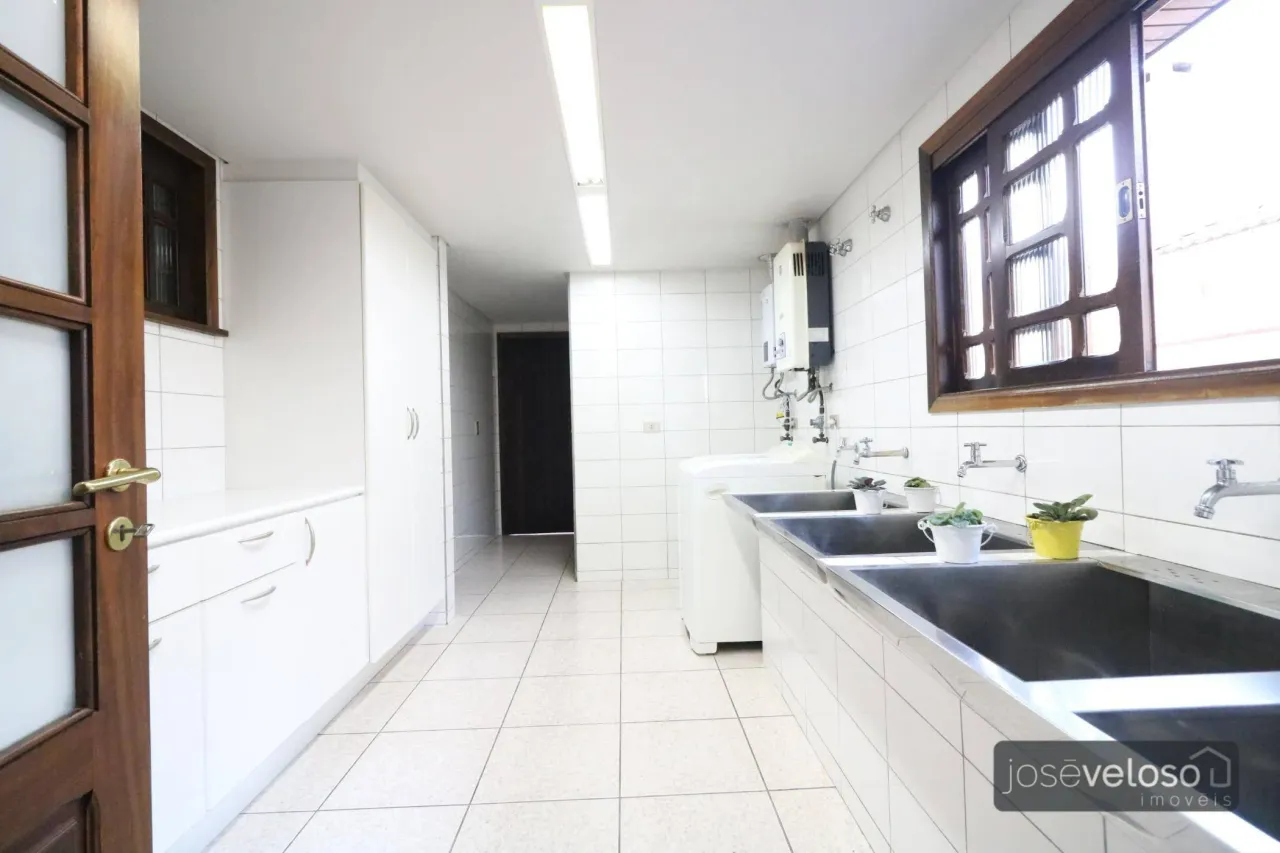 Furnished house with 5 bedrooms and 5 parking spaces — photo 15