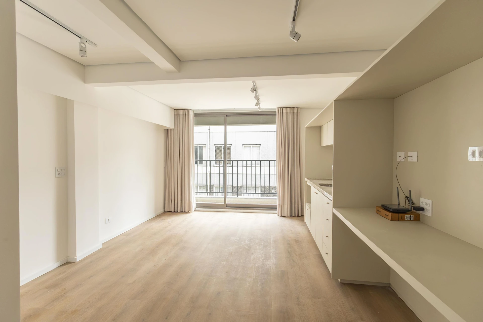 Apartment, 30 m², with floor-to-ceiling windows — photo 4
