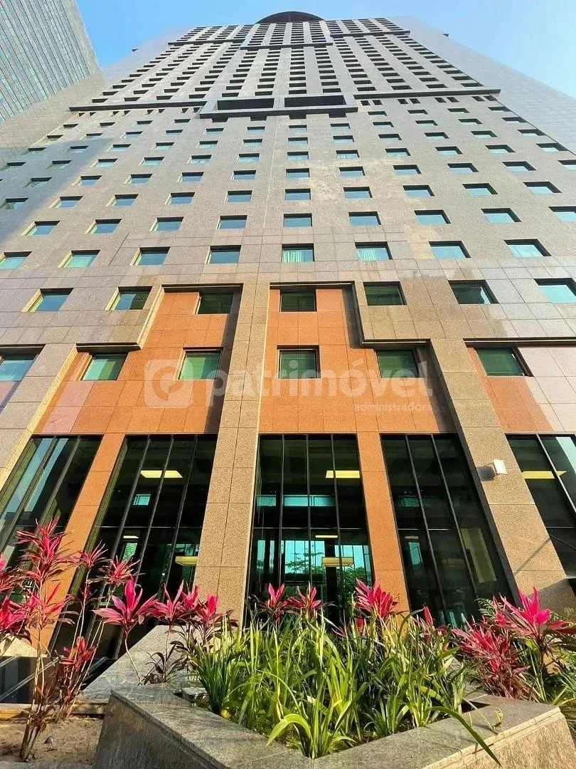Apartamento de 957 m² com janelas do chão ao teto e vista — photo 2