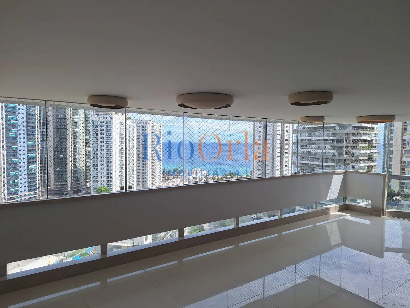 Unfurnished apartment with 4 bedrooms and 5 bathrooms — photo 28