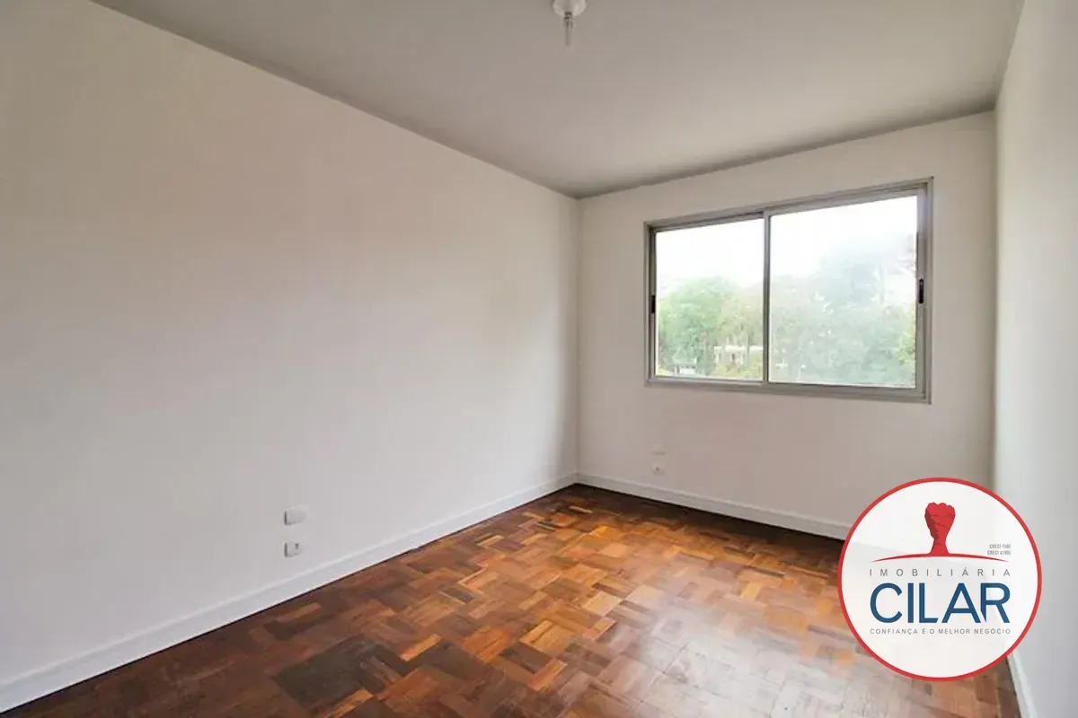 2-bedroom apartment with wood or laminate floors in Curitiba — photo 13