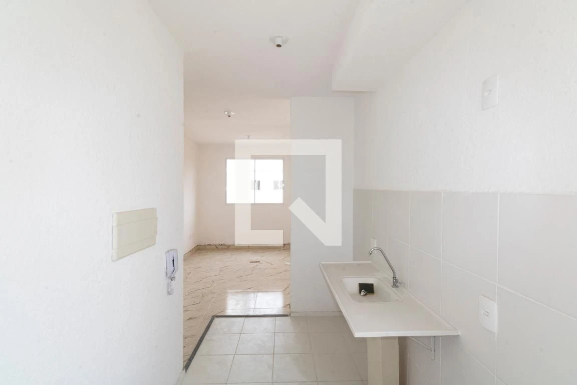 Apartamento com 2 quartos e área de serviço com tanque — photo 19