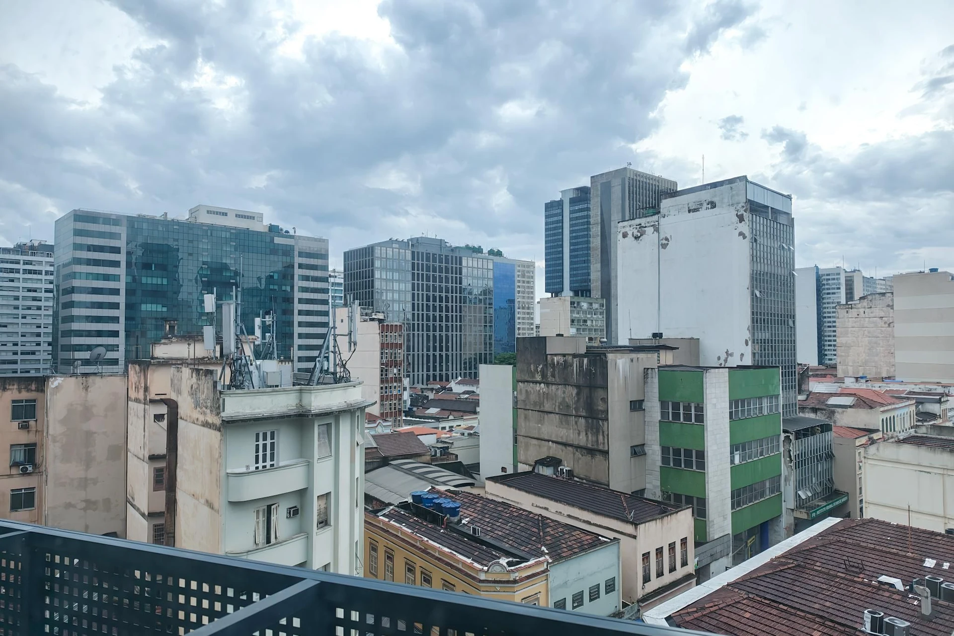 Furnished studio with 1 bedroom and balcony, pets allowed — photo 30