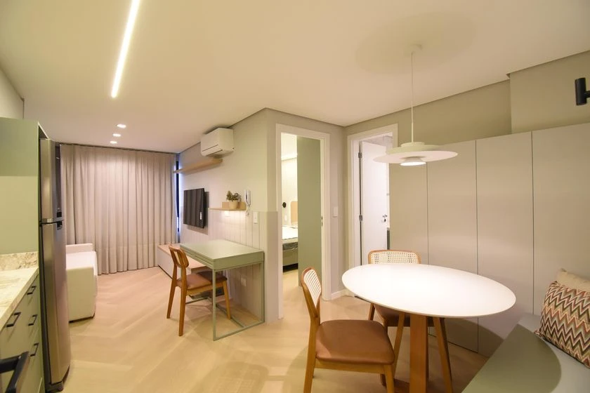 Furnished 1-bedroom apartment with open-plan gas kitchen