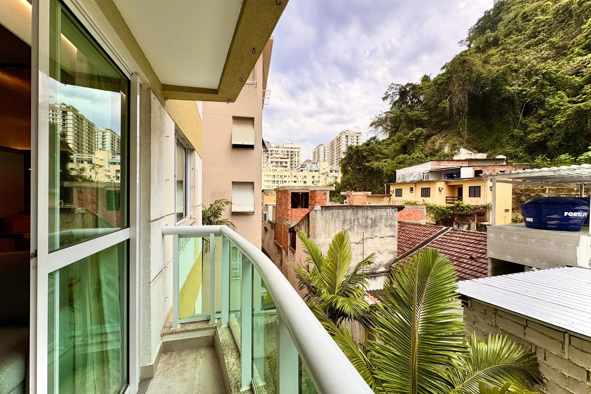2-bedroom apartment with floor-to-ceiling windows — photo 6