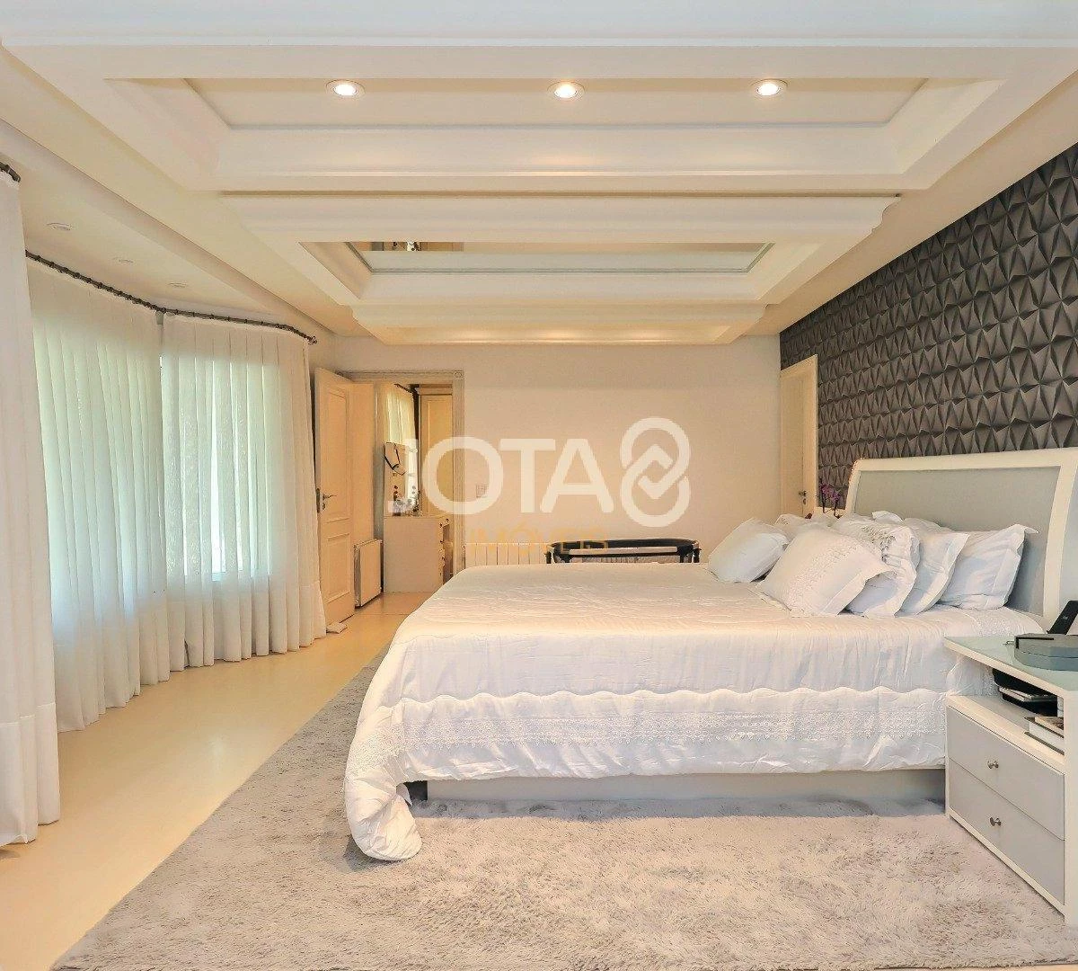 House with 5 suites, 8 baths and 6 parking spaces — photo 11