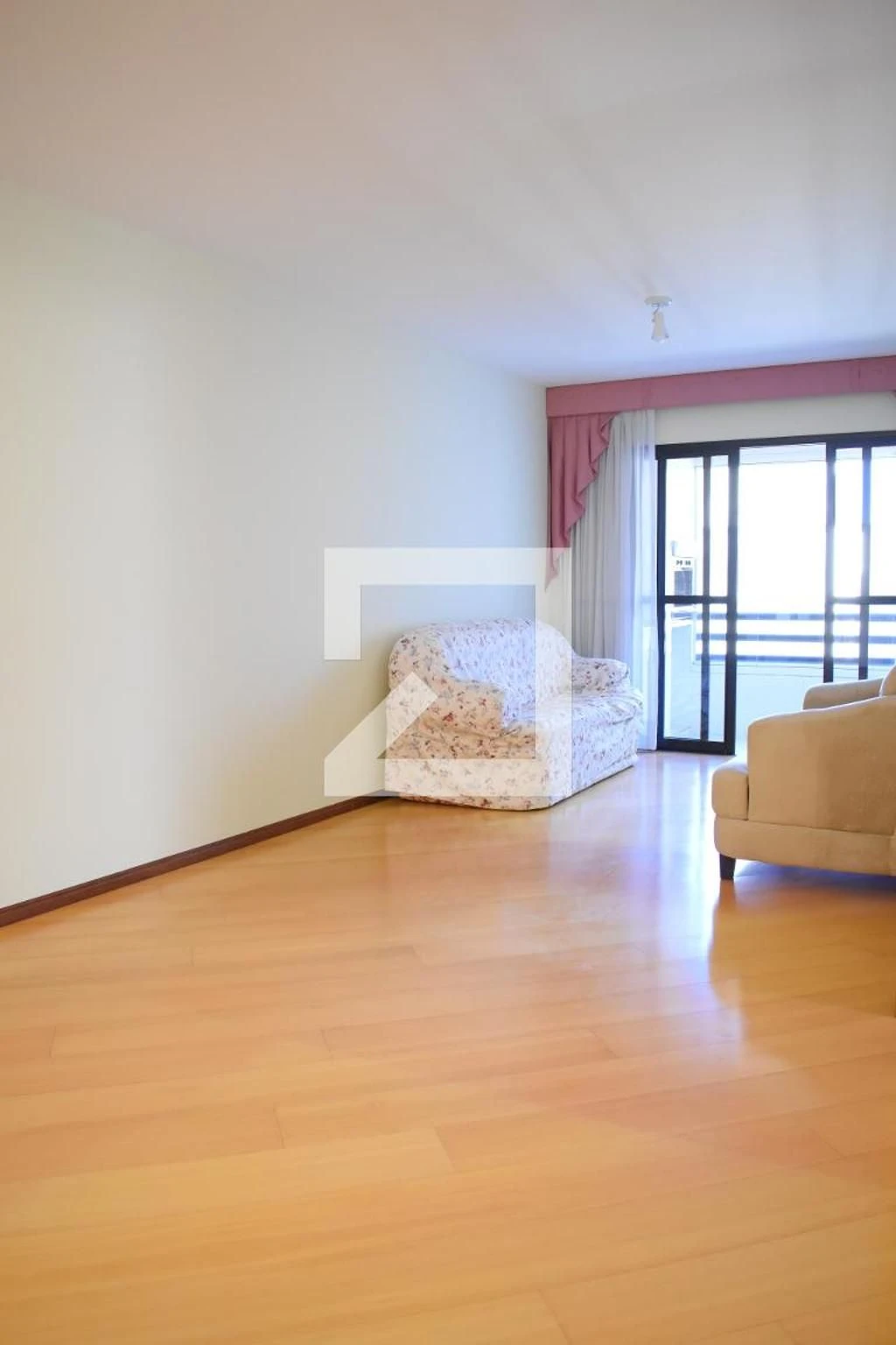 3-bedroom apartment with a washing machine in Curitiba — photo 29
