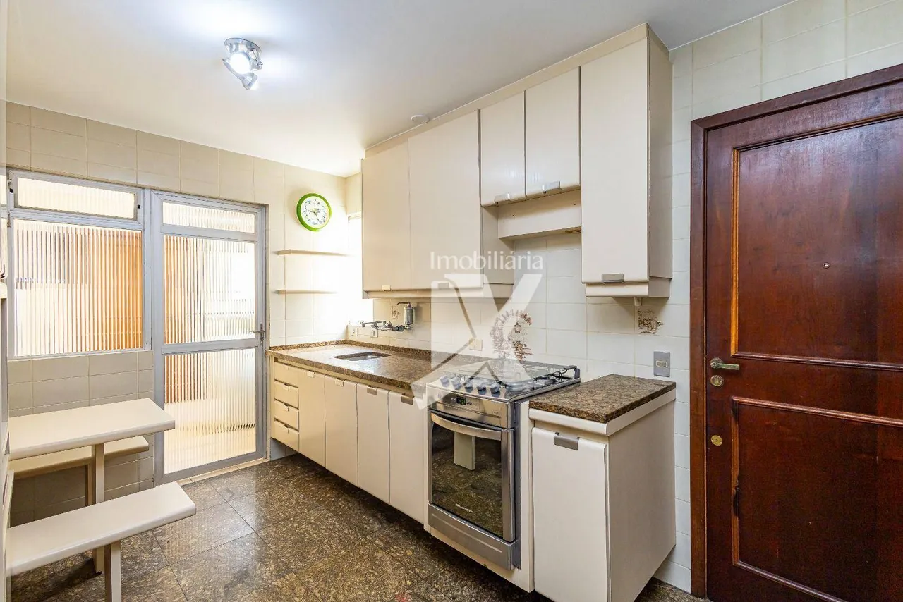 Furnished 3-bedroom apartment with balcony — photo 6