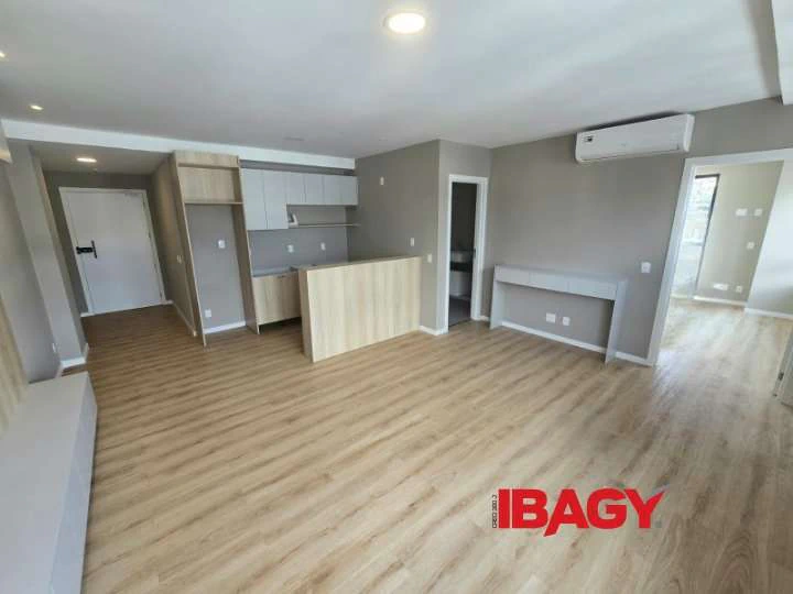 Apartamento de 1 dormitório com suíte e 105 m² — photo 2