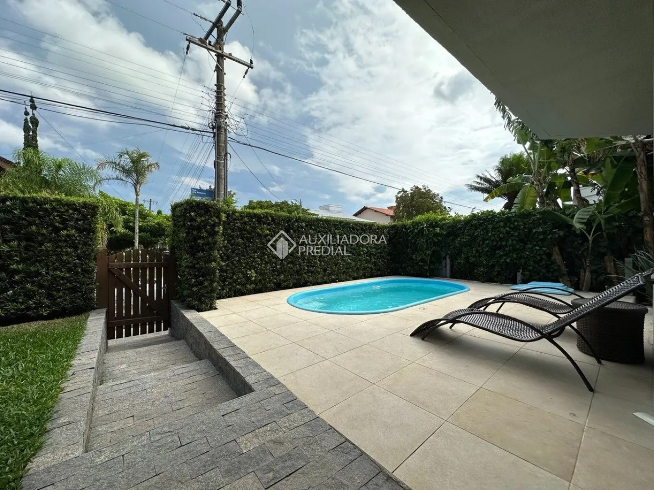 3 quartos e varanda envidraçada: casa de 288 m² — photo 7