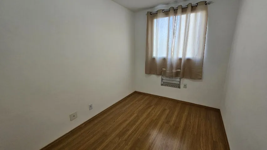 Квартира з 2 спальнями та дерев'яною підлогою або ламінатом — photo 4
