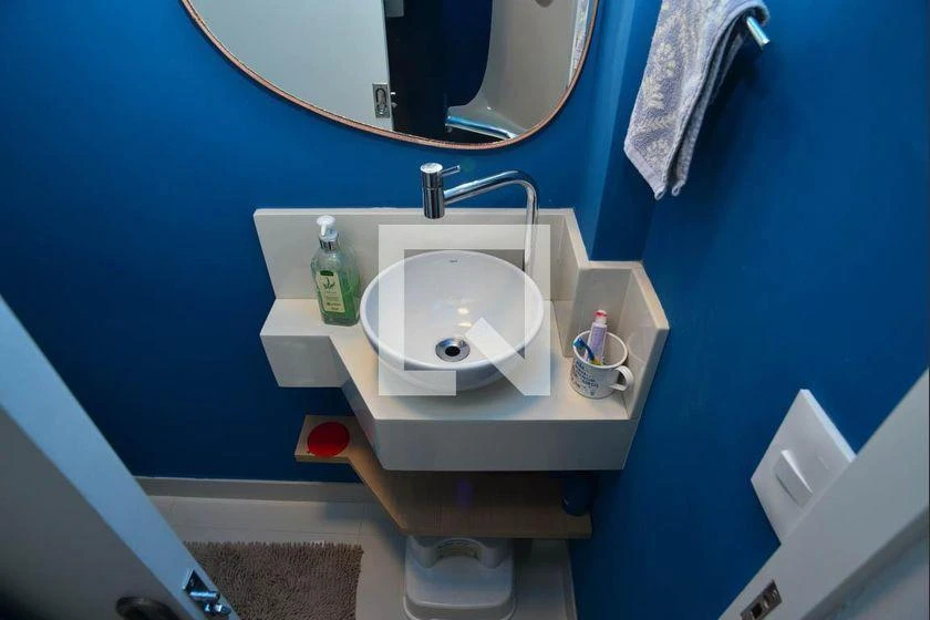 6-bedroom house with a bathtub — photo 32