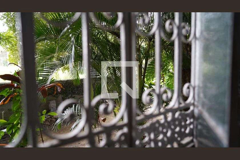 1-bedroom apartment with a balcony and 50 m² — photo 21