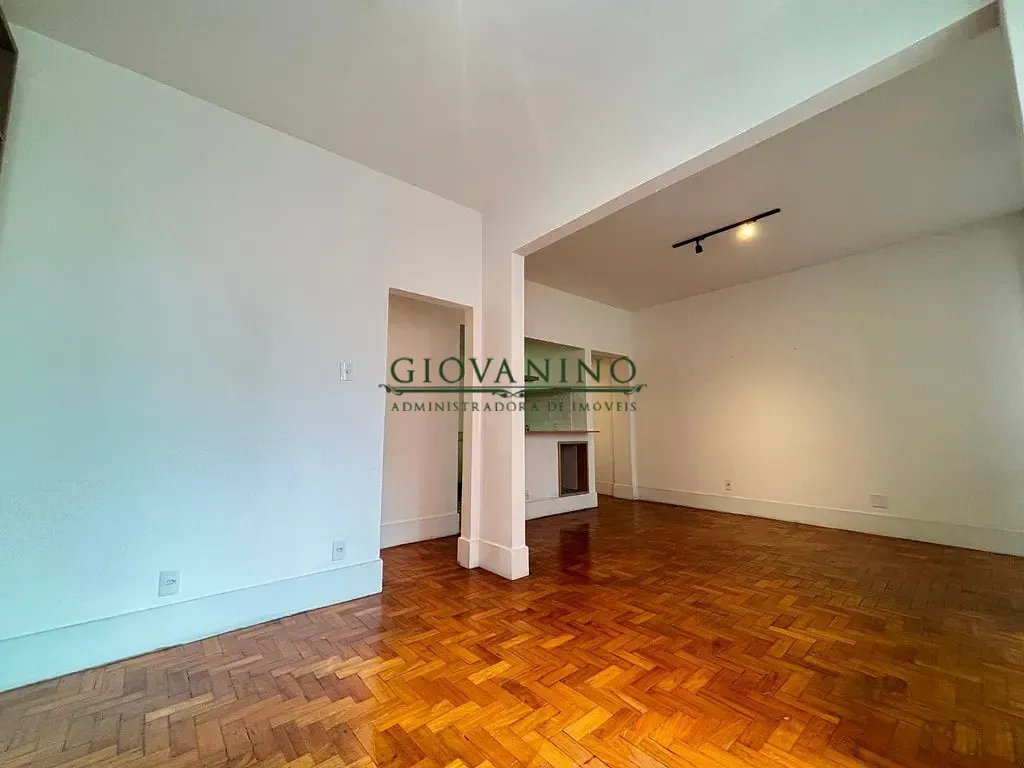 Wood or laminate floors in a 2-bedroom apartment, 91 m² — photo 14