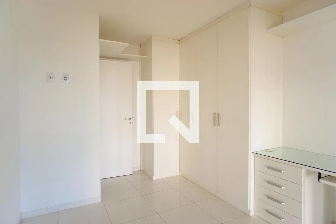 Apartamento sem mobília com 2 quartos e varanda fechada — photo 29