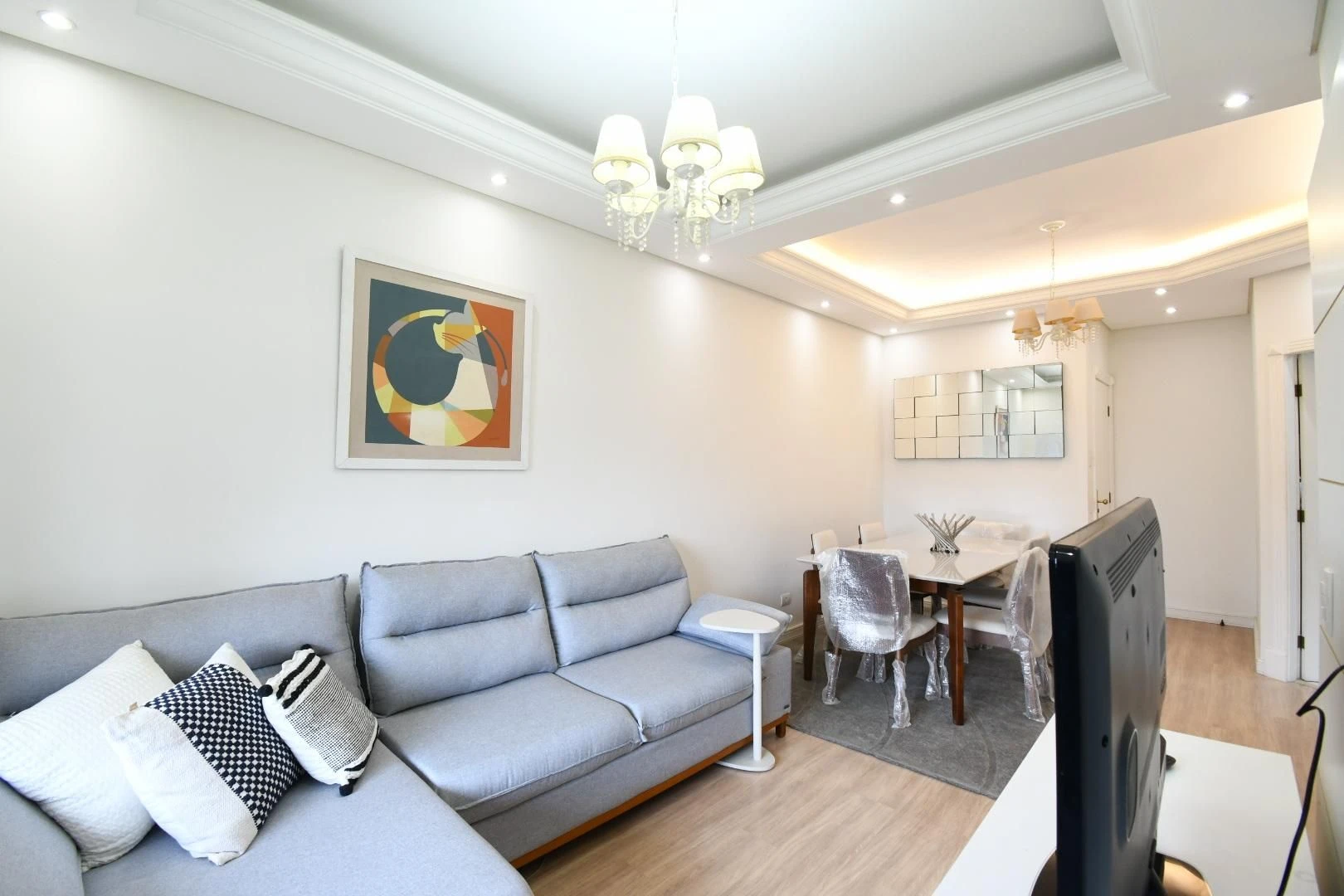 3-bedroom apartment in a building with a gym — photo 4