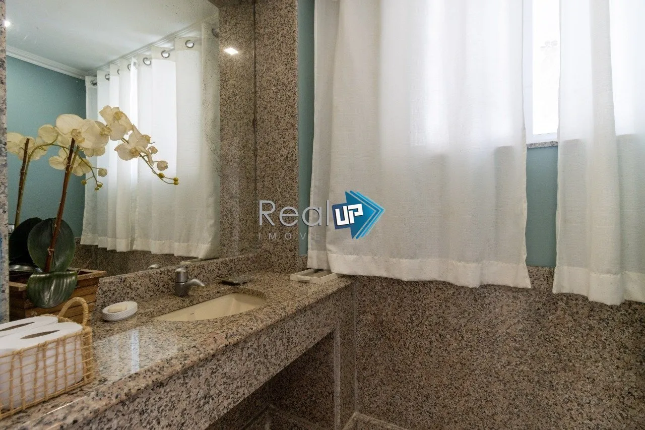 Condominium house with 5 bedrooms and 1081 m² plus laundry — photo 62