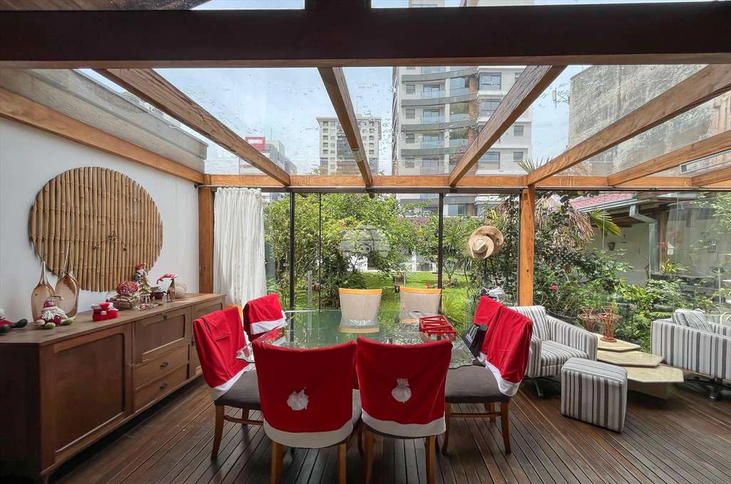Casa de un piso con 4 dormitorios y 4 baños — photo 4